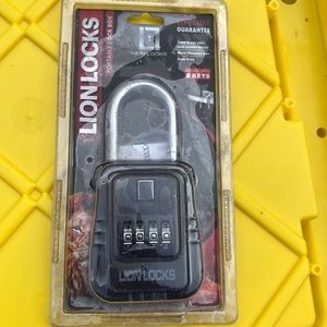 Lion locks numeric lockbox